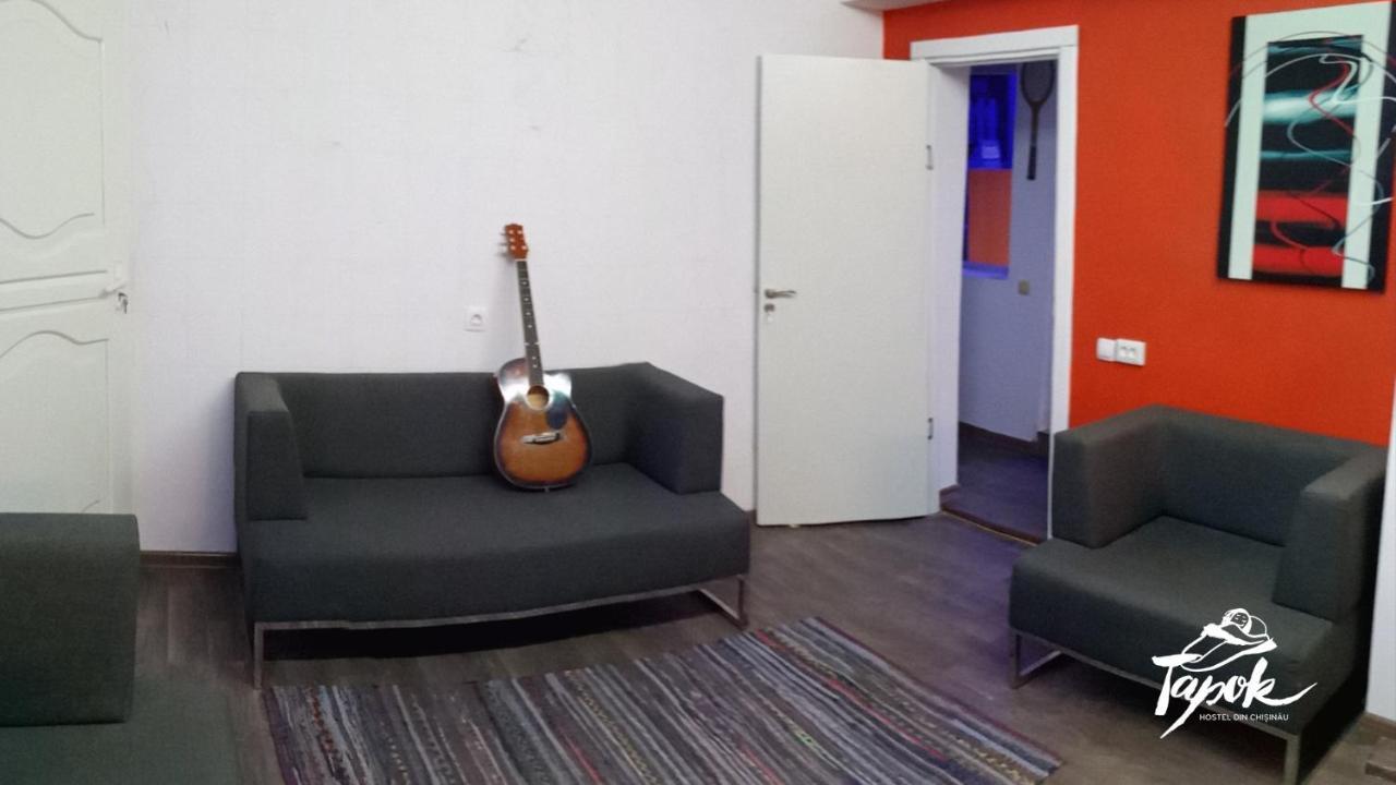 Tapok Hostel Chisinau Eksteriør bilde